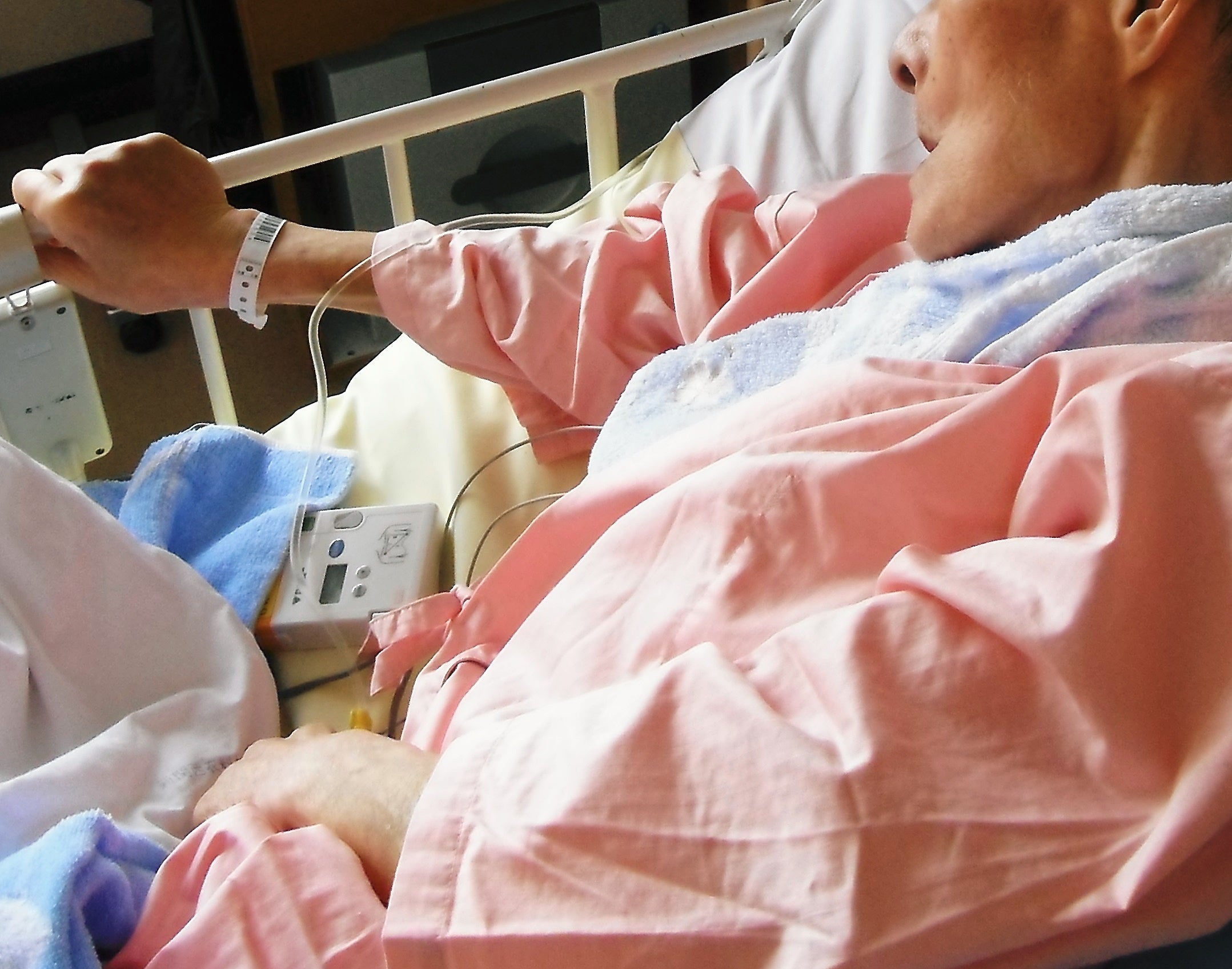 病院で使用する、ベッド柵の選び方と注意点 – 介護ベッド.shop