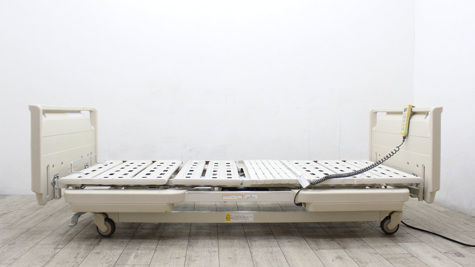 中古）パラマウントベッド 電動ベッド（カリストエールシリーズ） 樹脂