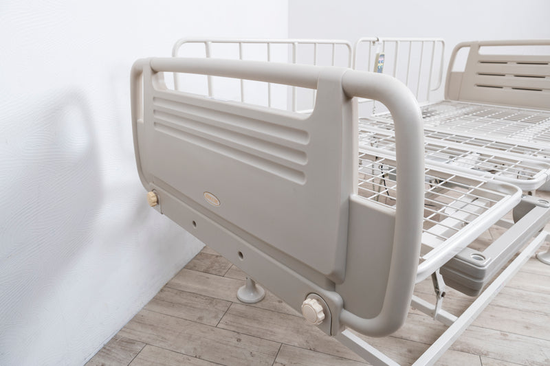 電動介護用ベッド シーホネンス ケプロコア 820R 3モーター - 兵庫県の家具