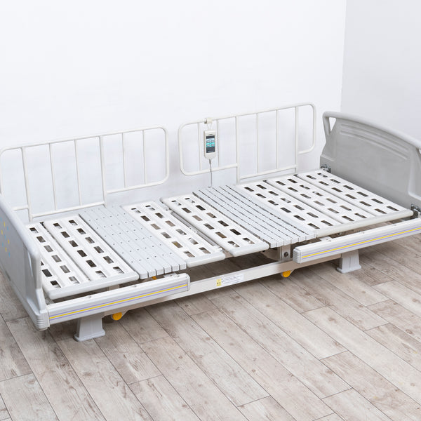 パラマウントベッド　電動介護ベッド　キューマアウラベッドKQ602 0176_600x600_crop_center.jpg?v