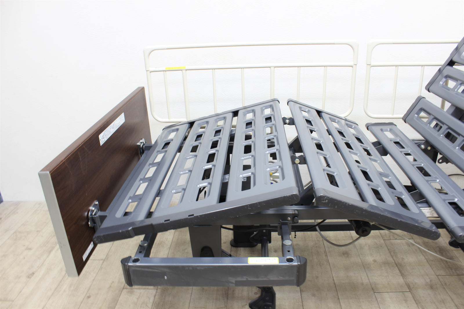 中古】パラマウントベッド 3モーター KQ-8231 – 介護ベッド.shop