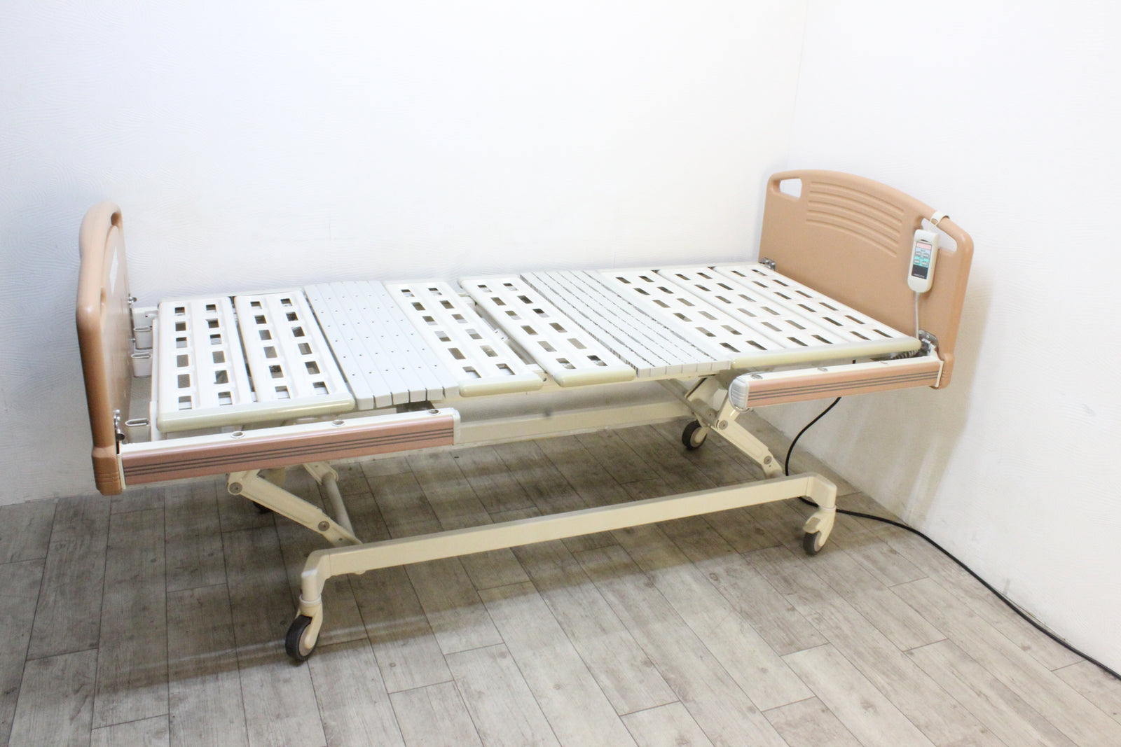 【田舎っぺ大将】ストレッチャー　パラマウントベッド　K715 中古 田舎っぺ大将】ストレッチャー パラマウントベッド K715 中古 田舎っぺ